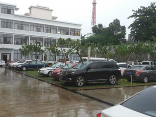 屯昌公安局停車場(chǎng)和安裝鋁合金門(mén)窗